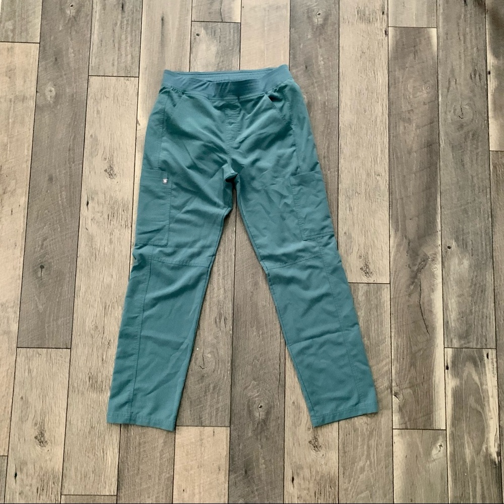 FIGS Mens size M TECHNICAL COLLECTION worn once. Like new. TTS.
